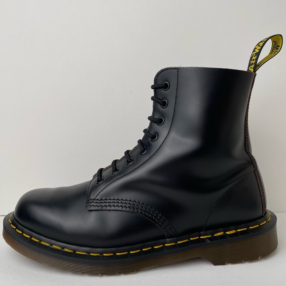 Dr. Martens MIE Black Quilon Leather 1460 England Boots UK 8 - Picture 3 of 16